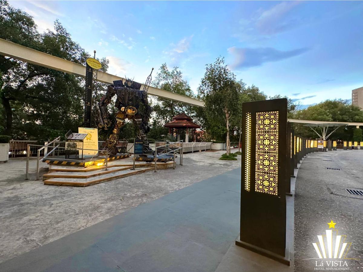 The Shore Hotel & Residences By La Vista Malacca Екстериор снимка