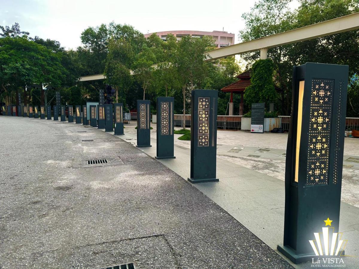 The Shore Hotel & Residences By La Vista Malacca Екстериор снимка